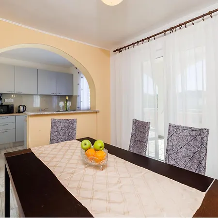 アパート Danica ロパール