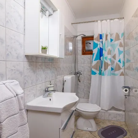 アパート Danica ロパール