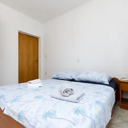 Danica Apartment *