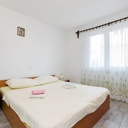 Danica Apartment *