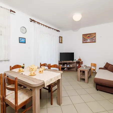 Apartment Danica *